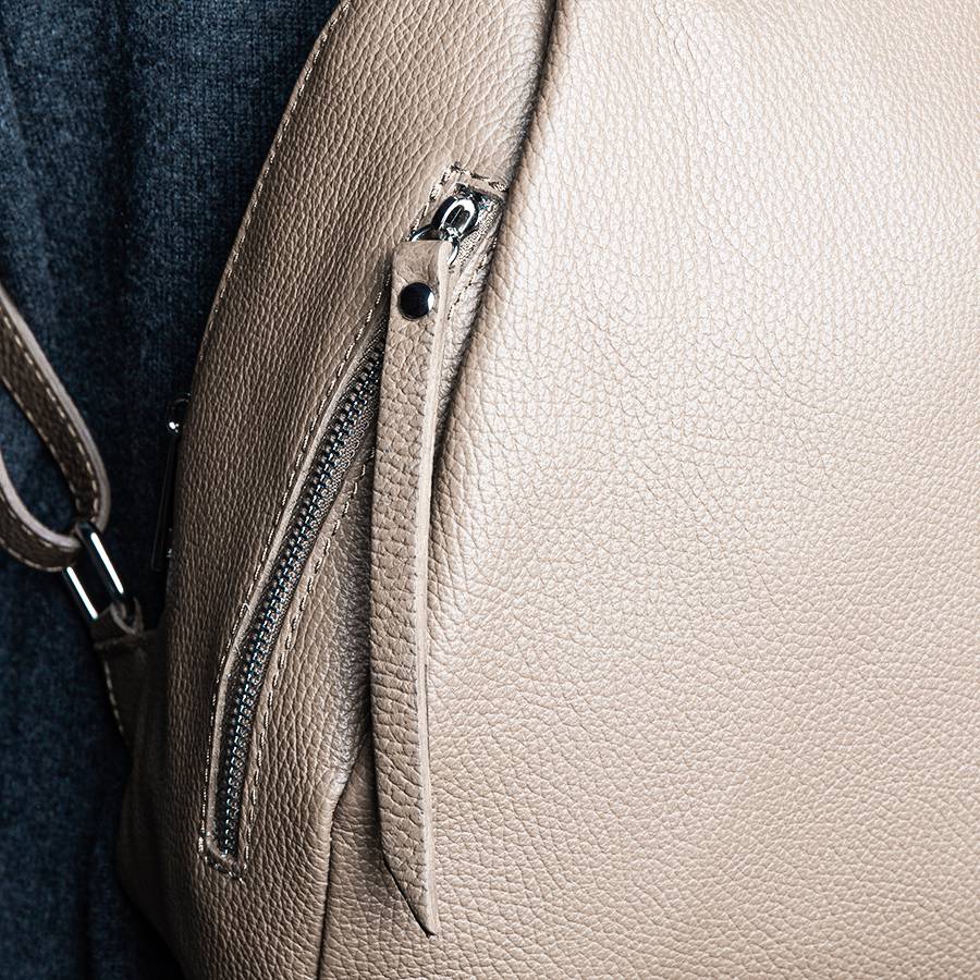 Laura Di Maggio ZIP – zainetto in pelle dollaro beige In Vendita