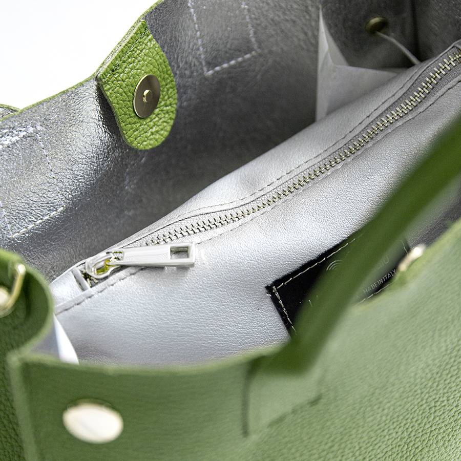 Laura Di Maggio SAM – Shopping con borchie in pelle verde aloe Prezzo Ridotto