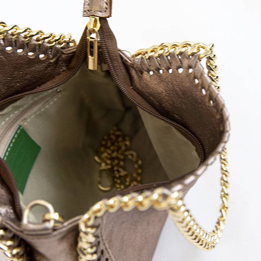 Laura Di Maggio LUMI – Borsa con catene in pelle laminata bronzo Fino al 65% di sconto