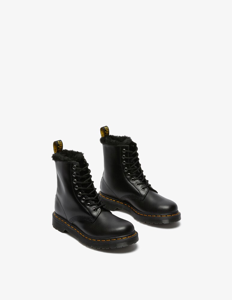 Dr. Martens Stivali 1460 serena con rivestimento in pelliccia sintetica Acquista Ora