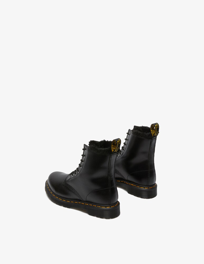 Dr. Martens Stivali 1460 serena con rivestimento in pelliccia sintetica Acquista Ora