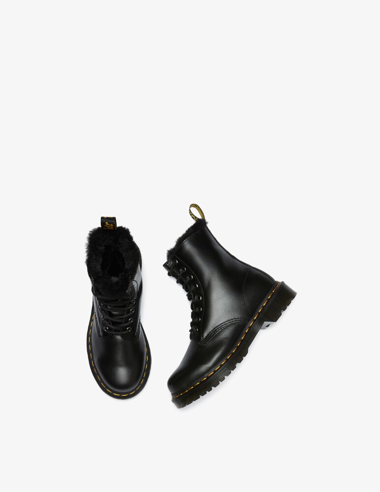 Dr. Martens Stivali 1460 serena con rivestimento in pelliccia sintetica Acquista Ora