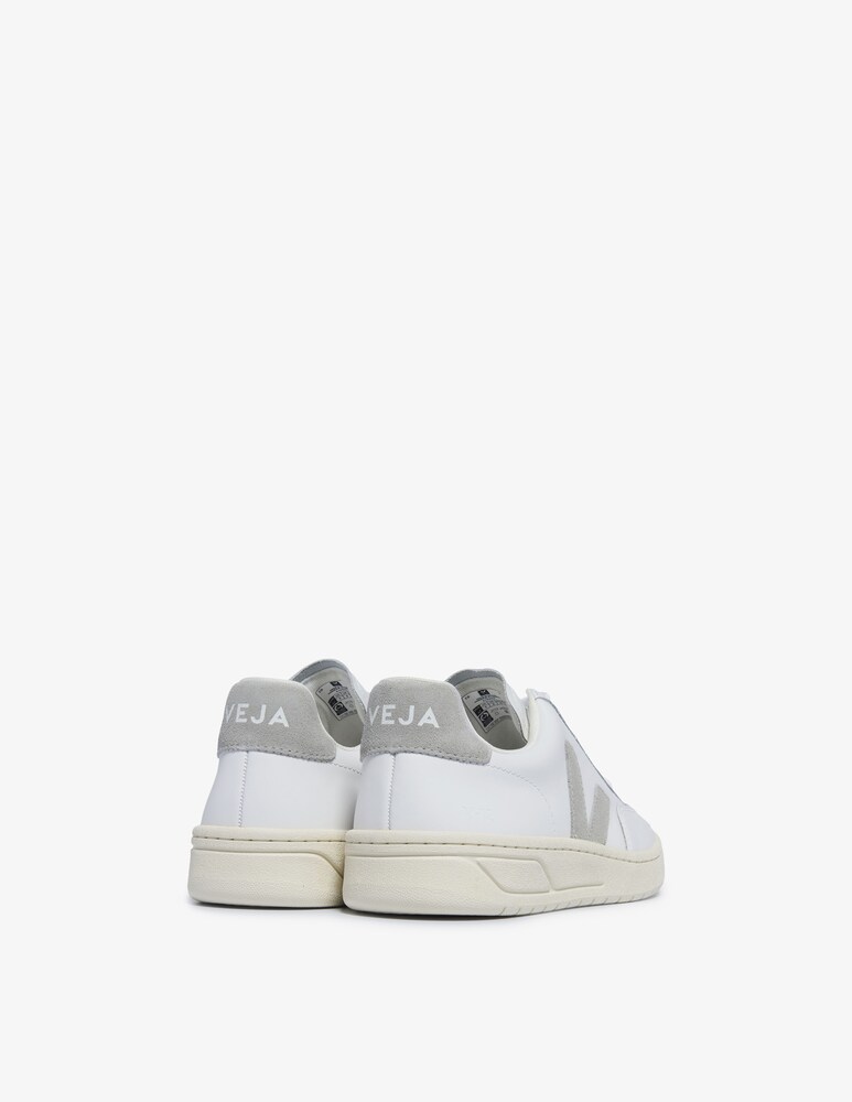 Veja Sneakers in pelle V-12 Nuovo