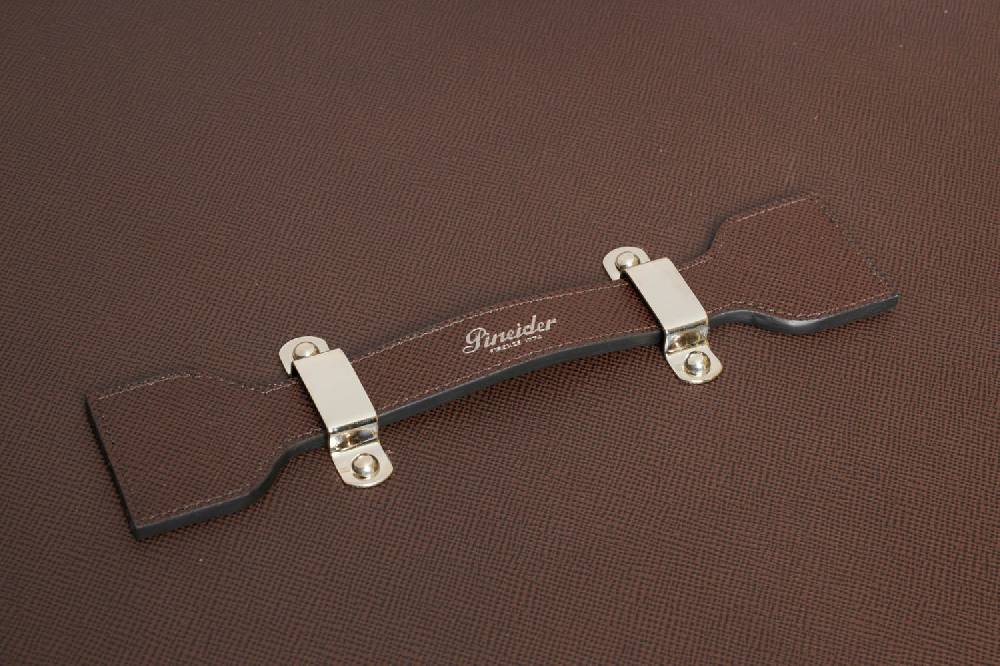 Pineider Baule fasciato, realizzato in pelle di vitello. Dimensione grande 120x51x51cm Fino al 55% di sconto