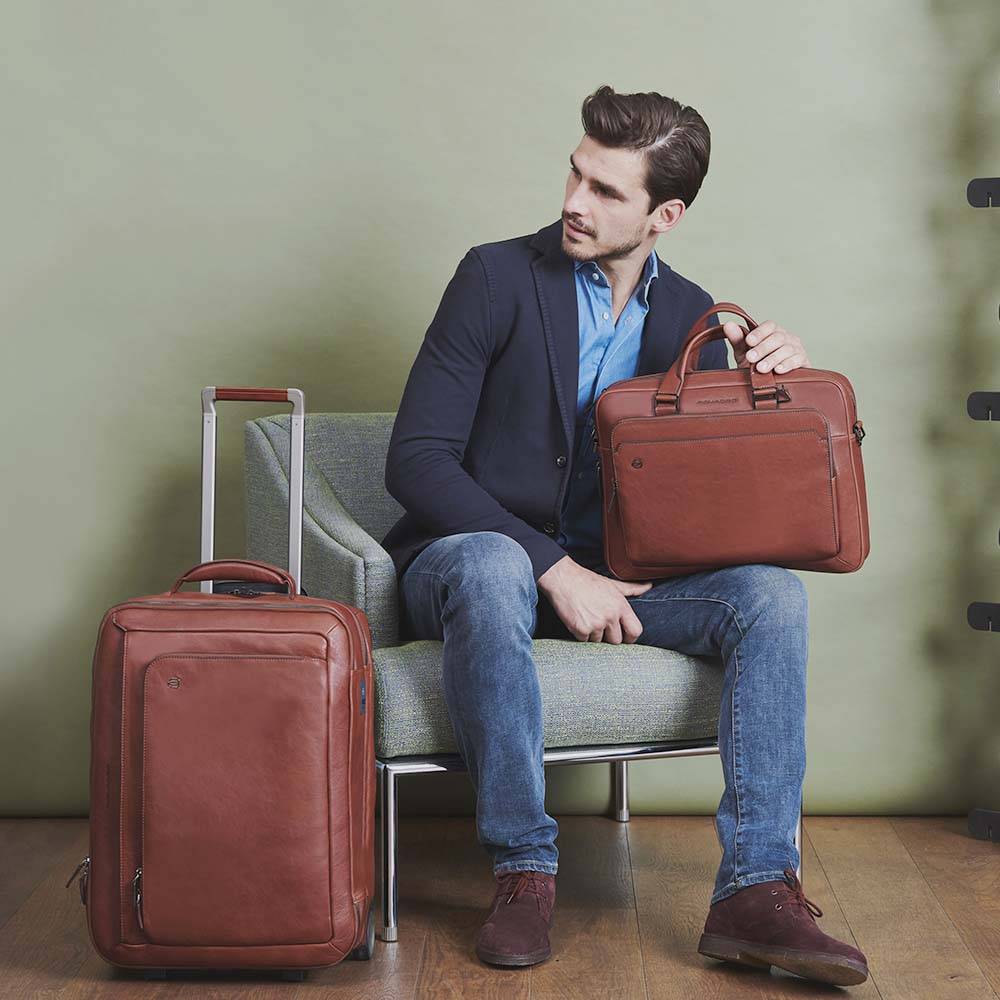 Piquadro Small 10.5"/9.7" laptop and iPad® briefcase Spedizione Gratuita