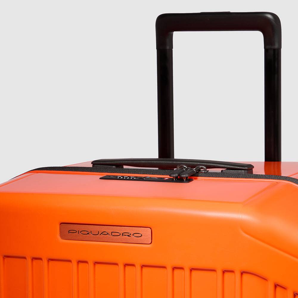 Piquadro Hardside spinner in trunk shape Offerte