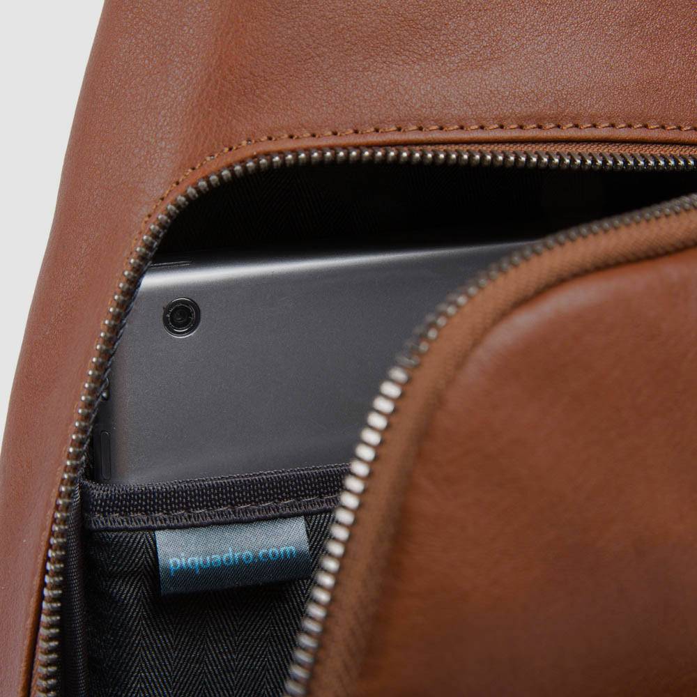 Piquadro Mono sling bag with iPad® compartment Vendita