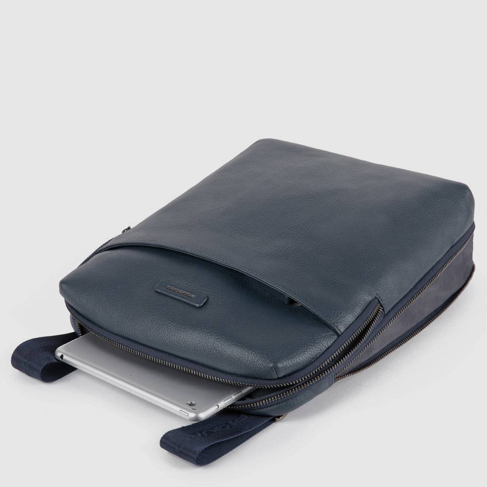 Piquadro Expandable iPad® crossbody bag with front pocket Promozione