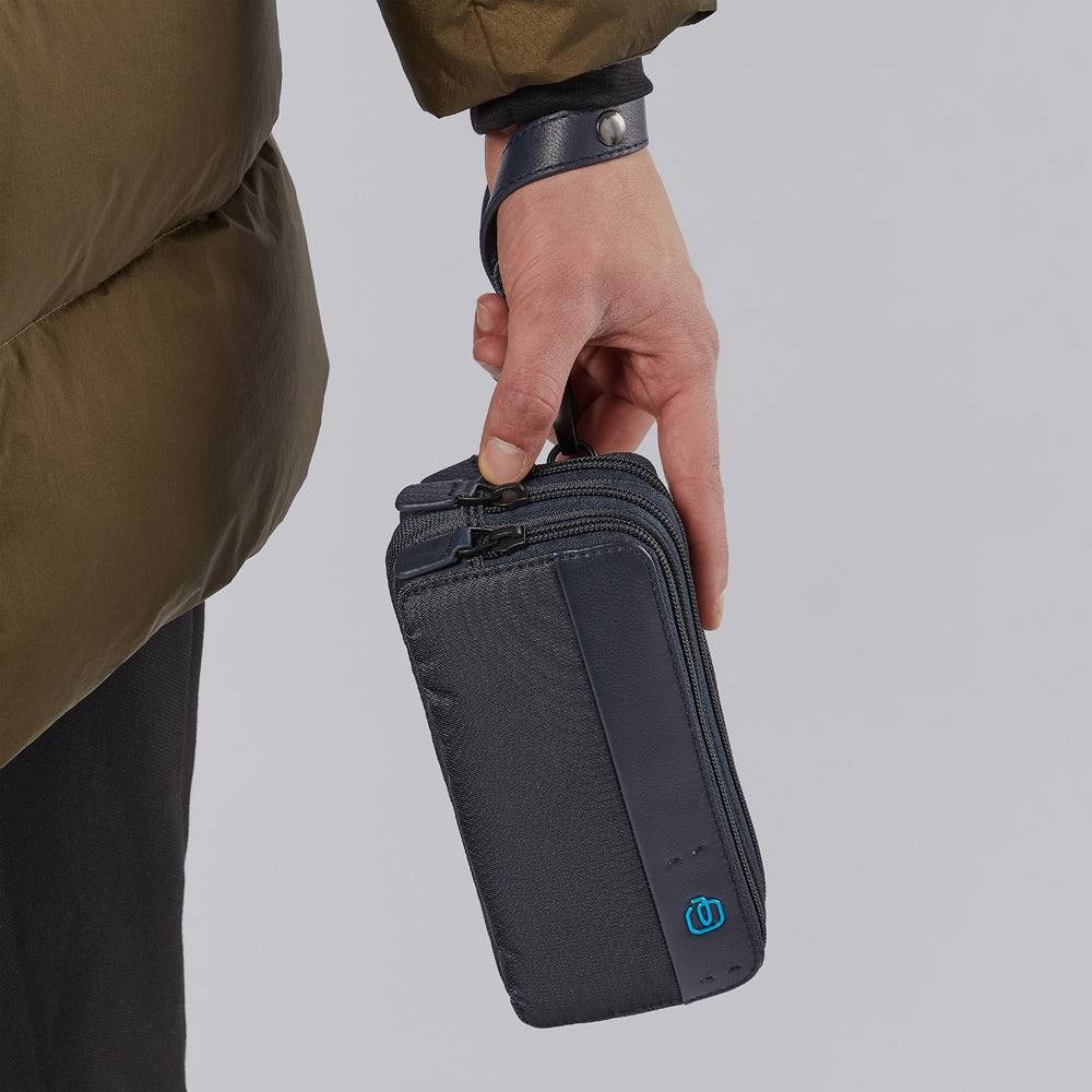 Piquadro Case with three dividers and wrist strap Acquista Ora