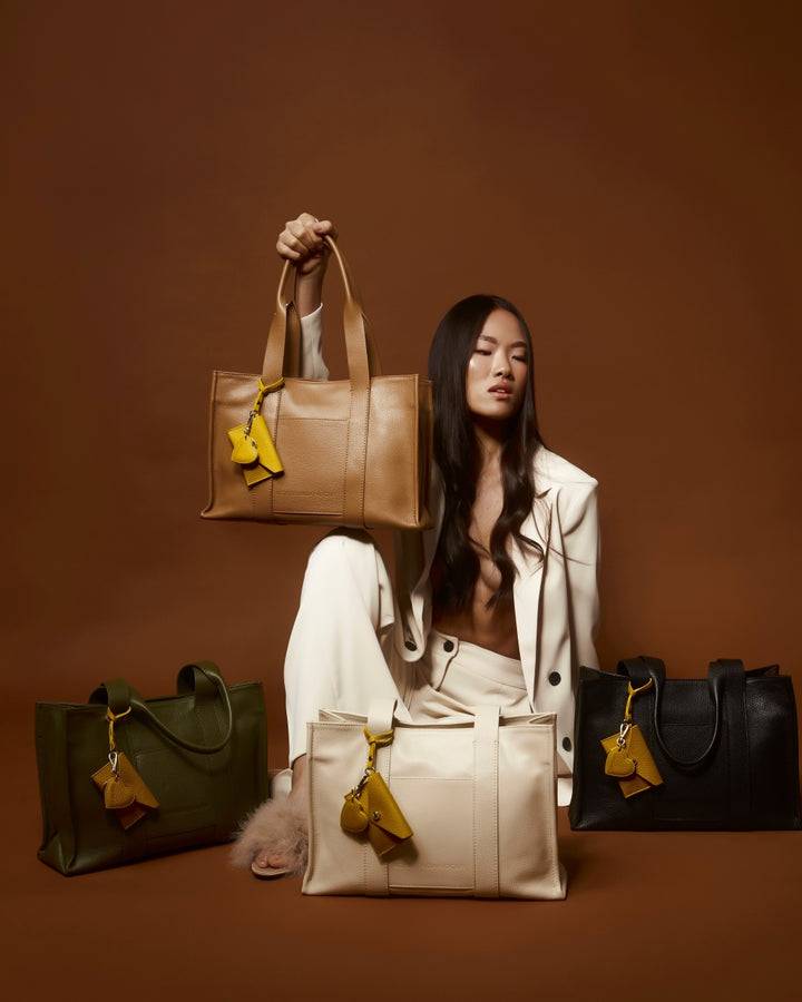 Roberta Gandolfi Tessa shopping in pelle con charms colorato e pratica tasca esterna Qualità Garantita