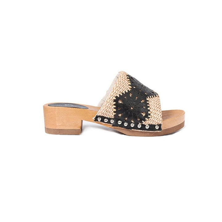 Roberta Gandolfi Sandalo Giulia platform in legno e tomaia in rafia e pelle di vitello laserata con disegno pizzo geometrico Affare Del Giorno