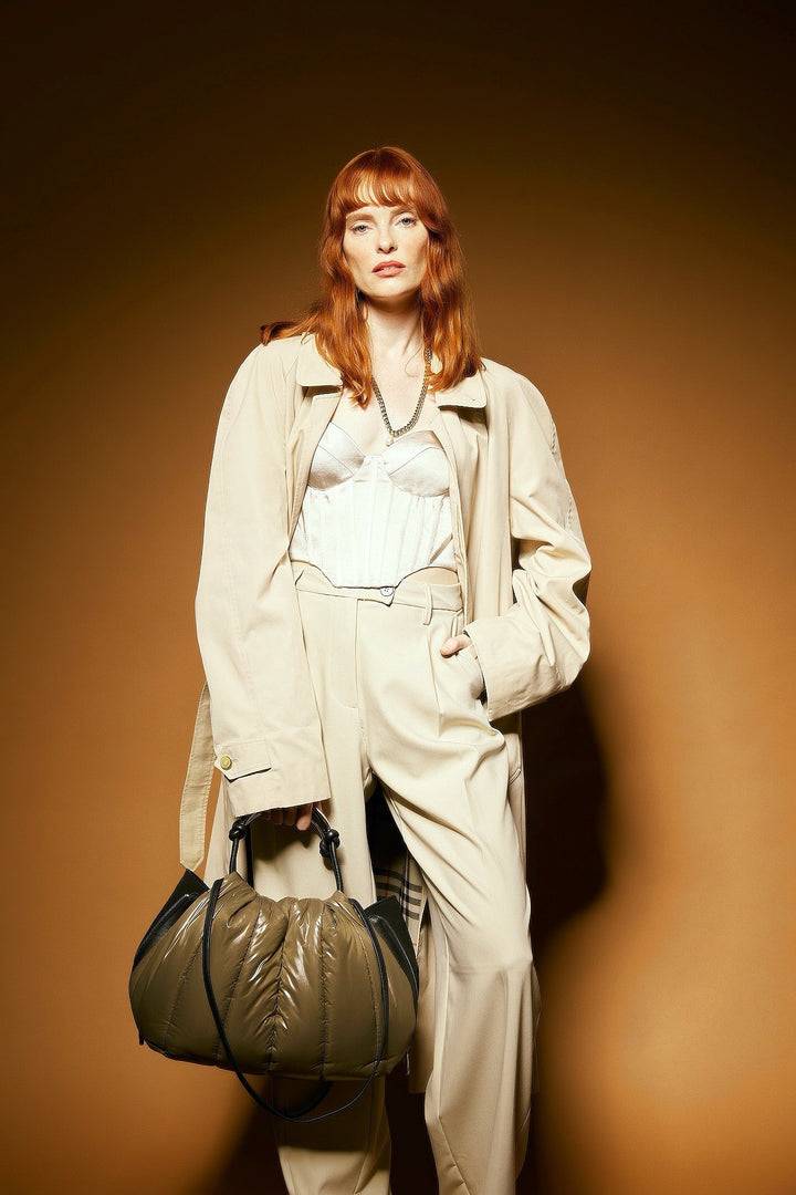 Roberta Gandolfi Naomi Balloon borsa a mano in tessuto antigoccia finiture in pelle e doppi spallacci per essere messa sulla spalla Super sconto