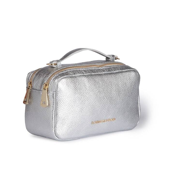 Roberta Gandolfi Brigida camera borsa in pelle con doppio scomparto e tracolla in catena dorata con spallaccio protettivo in pelle Only for today