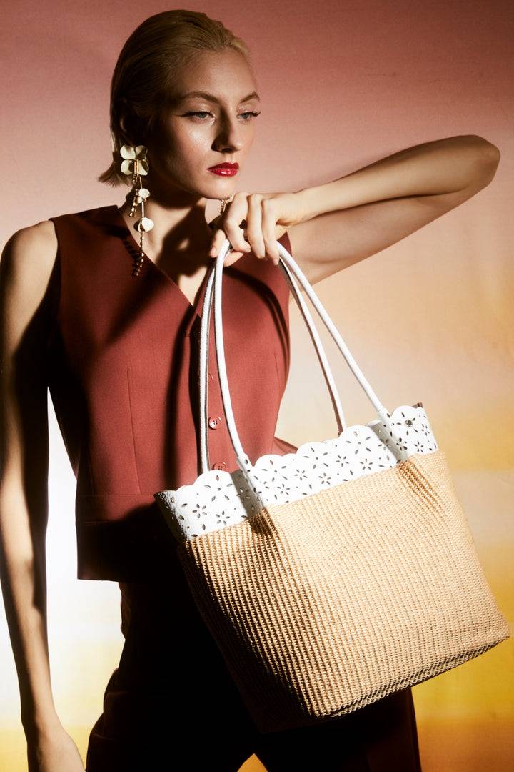 Roberta Gandolfi Diletta Shopping - Tote in rafia con balza in pelle laserata con tracolla staccabile Smaltimento dello stoccaggio