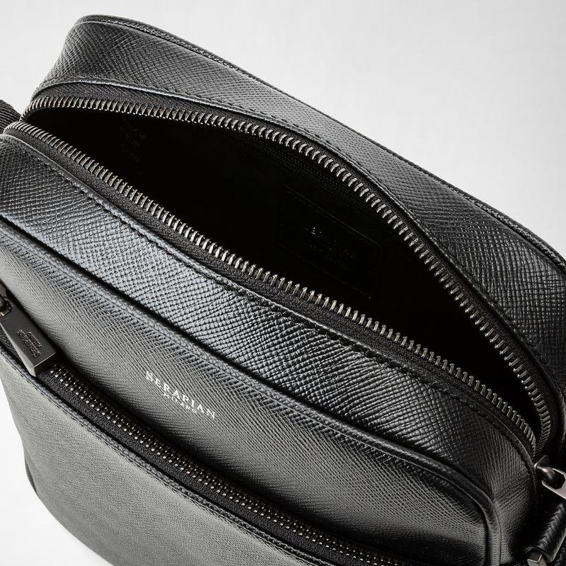 Serapian Tracolla north south in pelle evoluzione nero eclissi Sconto