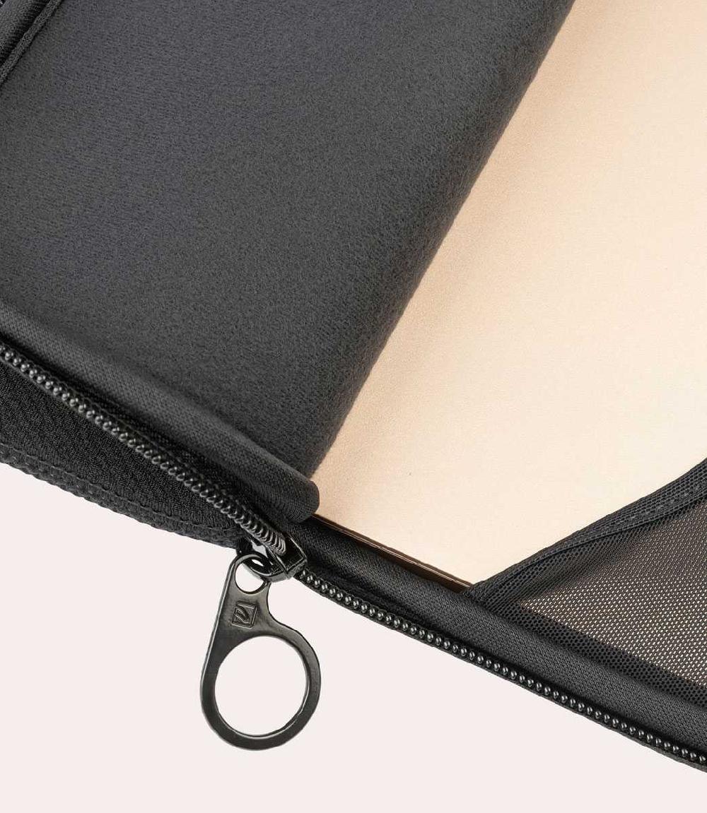 Tucano Second skin per laptop 17" e 18" Fino Al -60%
