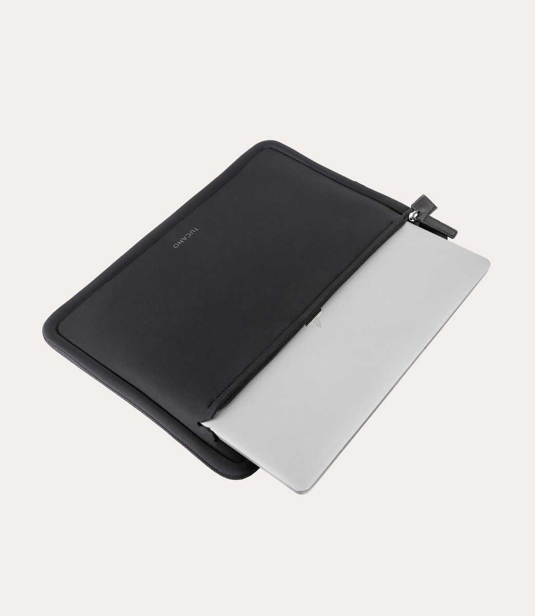 Tucano Second skin per MacBook Air/Pro 13" Presa