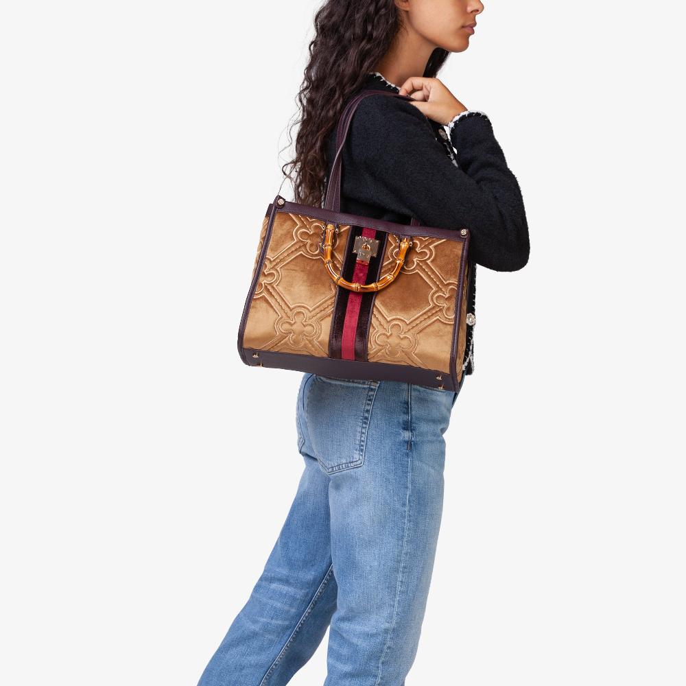 V73 Shopping DANA In Linea