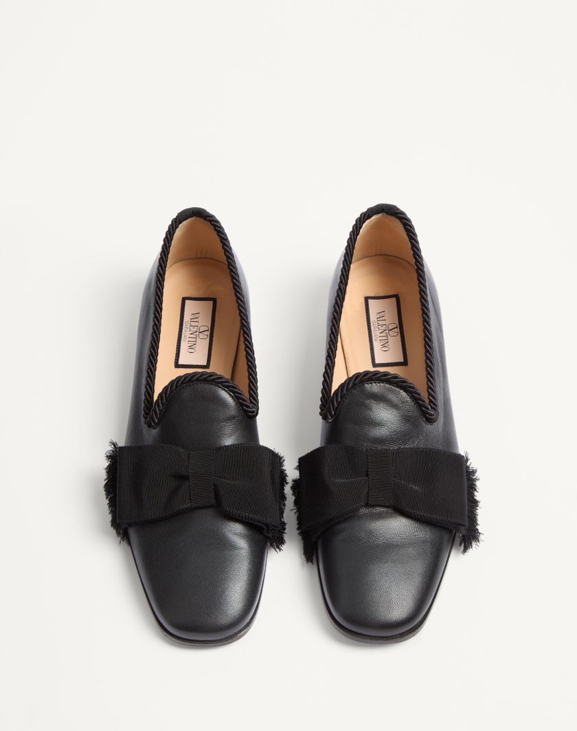 Valentino Handbags Mocassino Bowow In Pelle per Uomo in Nero | Valentino IT Presa