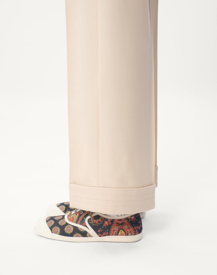 Valentino Handbags Pantalone In Gabardina Di Lana Con Risvolto per Uomo in Burro | Valentino IT Pezzi Unici