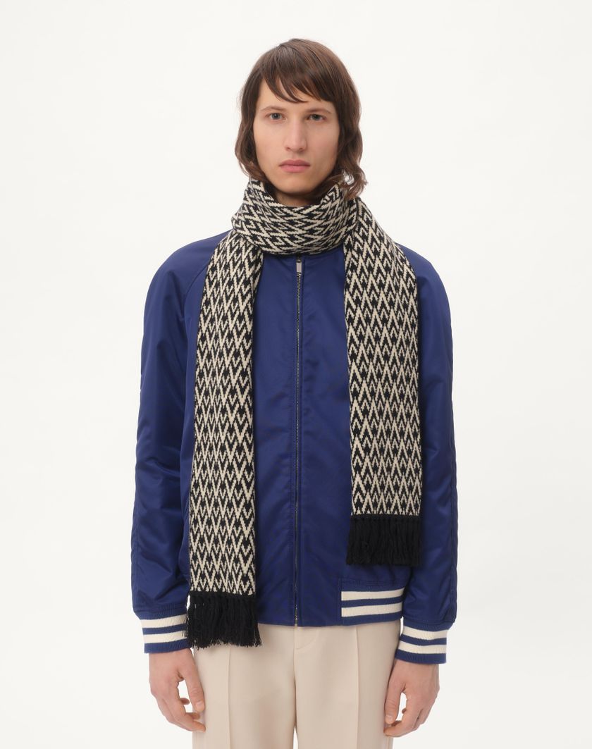 Valentino Handbags Sciarpa Knitted Toute La V In Lana per Uomo in Navy/crema | Valentino IT Sottocosto