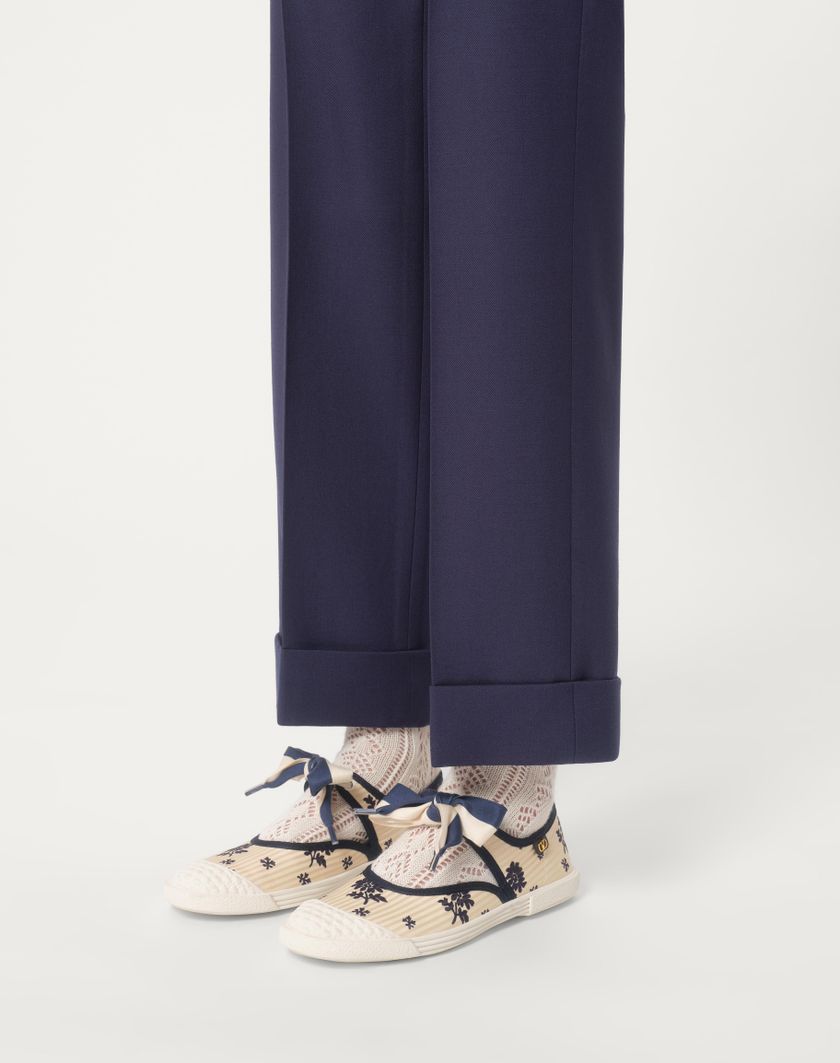 Valentino Handbags Sneaker Ballerina Bay By Bay In Tessuto Papier Floral per Donna in Blu/avorio | Valentino IT Pezzi Unici