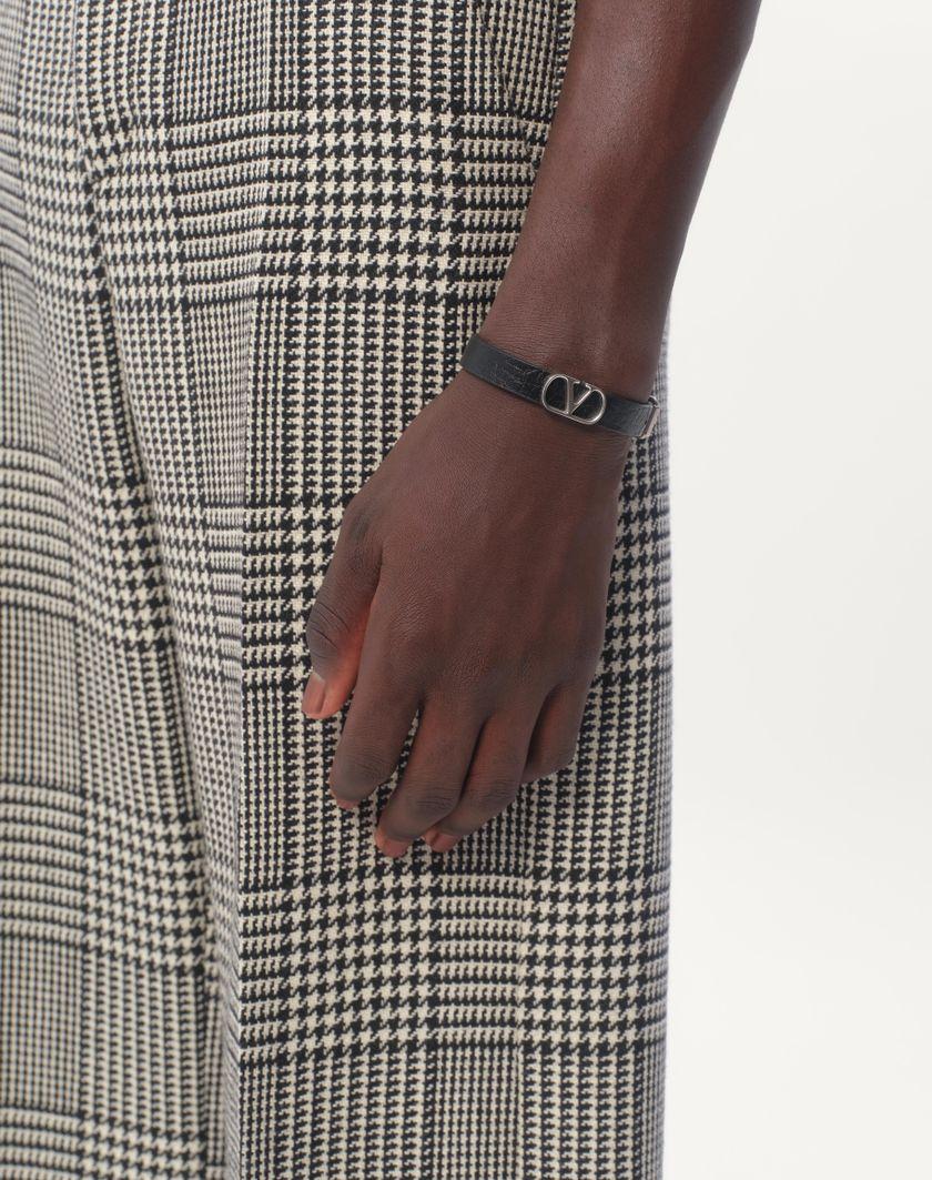 Valentino Handbags Bracciale Vlogo Signature In Vitello Granato per Uomo in Nero | Valentino IT Saldi