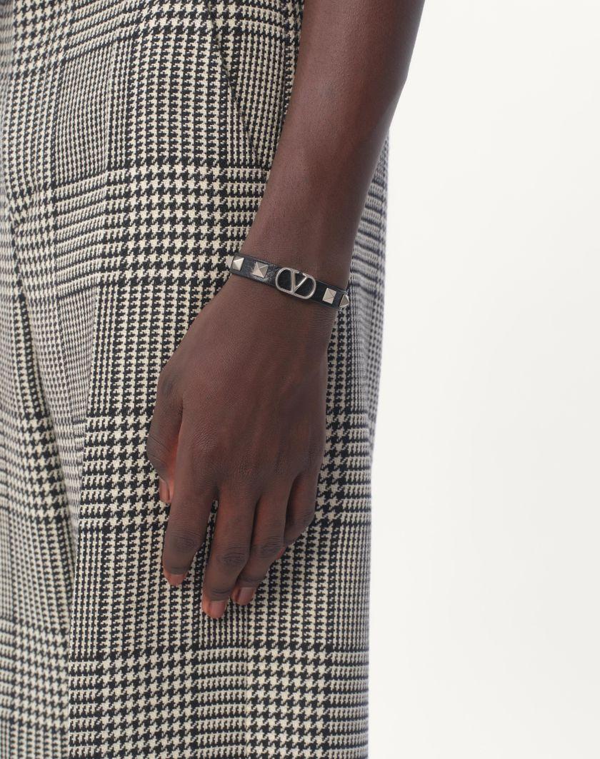 Valentino Handbags Bracciale Vlogo Signature In Vitello Granato per Uomo in Nero | Valentino IT In Saldo