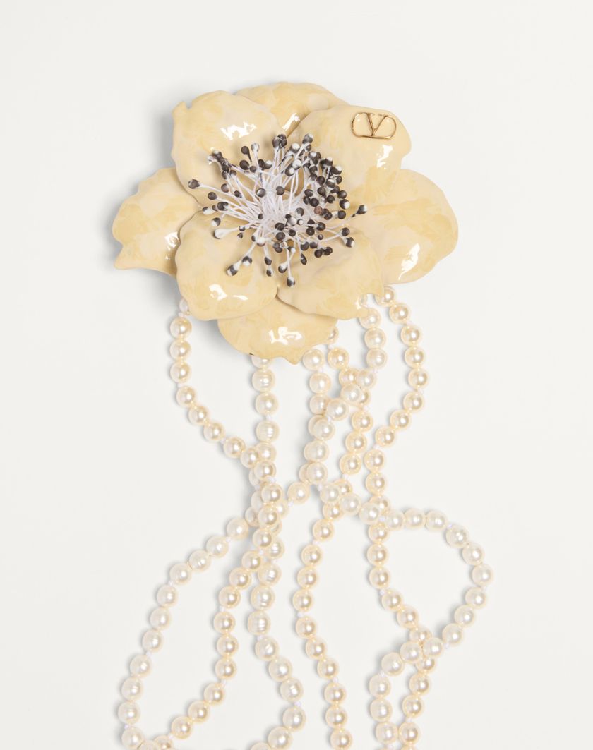 Valentino Handbags Collana Fleur Lumineuse In Metallo Smalto Perle E Tessuto per Donna in Multicolor | Valentino IT Offerta Anniversario