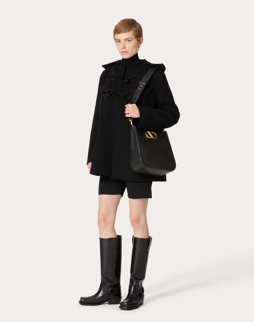 Valentino Handbags Hobo Valentino Garavani Alltime In Vitello Granato per Donna in Nero | Valentino IT Presa