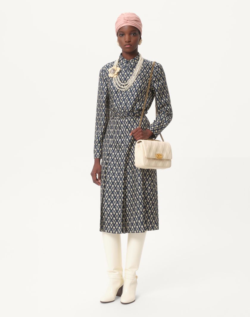 Valentino Handbags Camicia In Twill Toute La V per Donna in Nero/avorio | Valentino IT Negozio