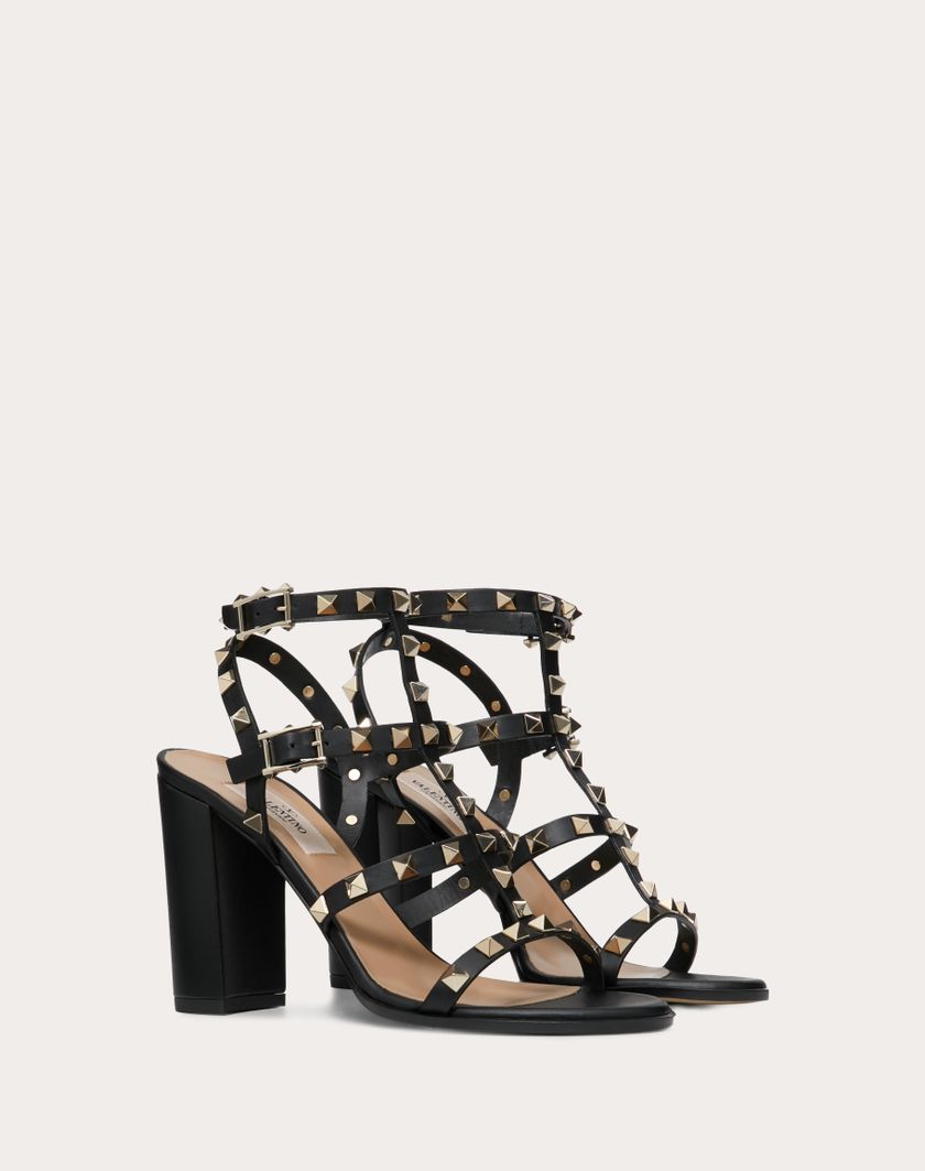 Valentino Handbags Sandalo Rockstud Con Cinturini 90mm per Donna in Poudre | Valentino IT 50% di sconto per tempo limitato