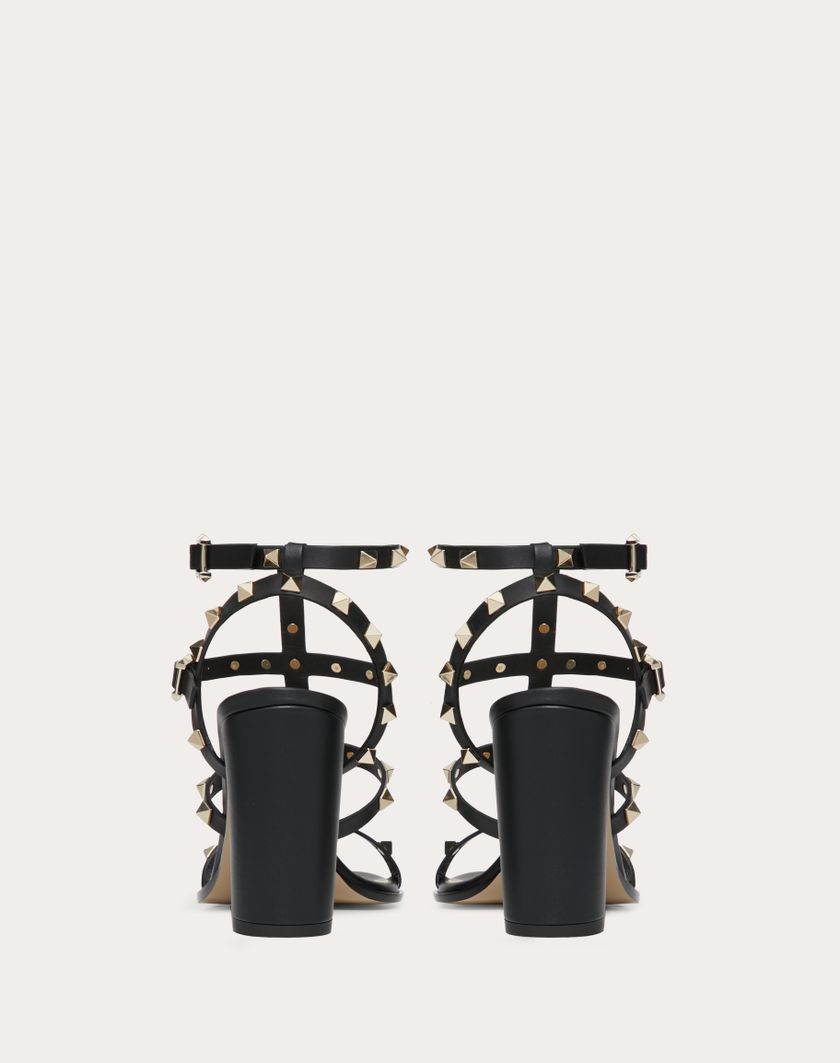Valentino Handbags Sandalo Rockstud Con Cinturini 90mm per Donna in Poudre | Valentino IT 50% di sconto per tempo limitato