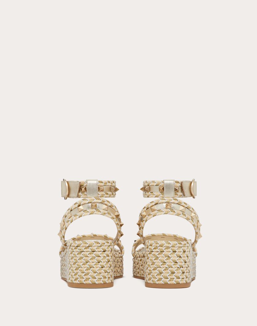 Valentino Handbags Sandalo Flatform Rockstud In Nappa Laminata 45mm per Donna in Naturale/avorio/oro/platino | Valentino IT Soddisfazione Garantita