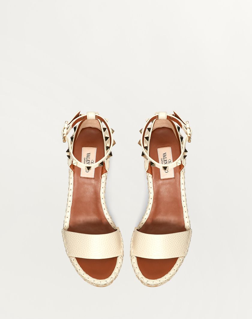 Valentino Handbags Sandalo Zeppa Rockstud Double In Vitello Granato 105mm per Donna in Poudre | Valentino IT Negozi Online