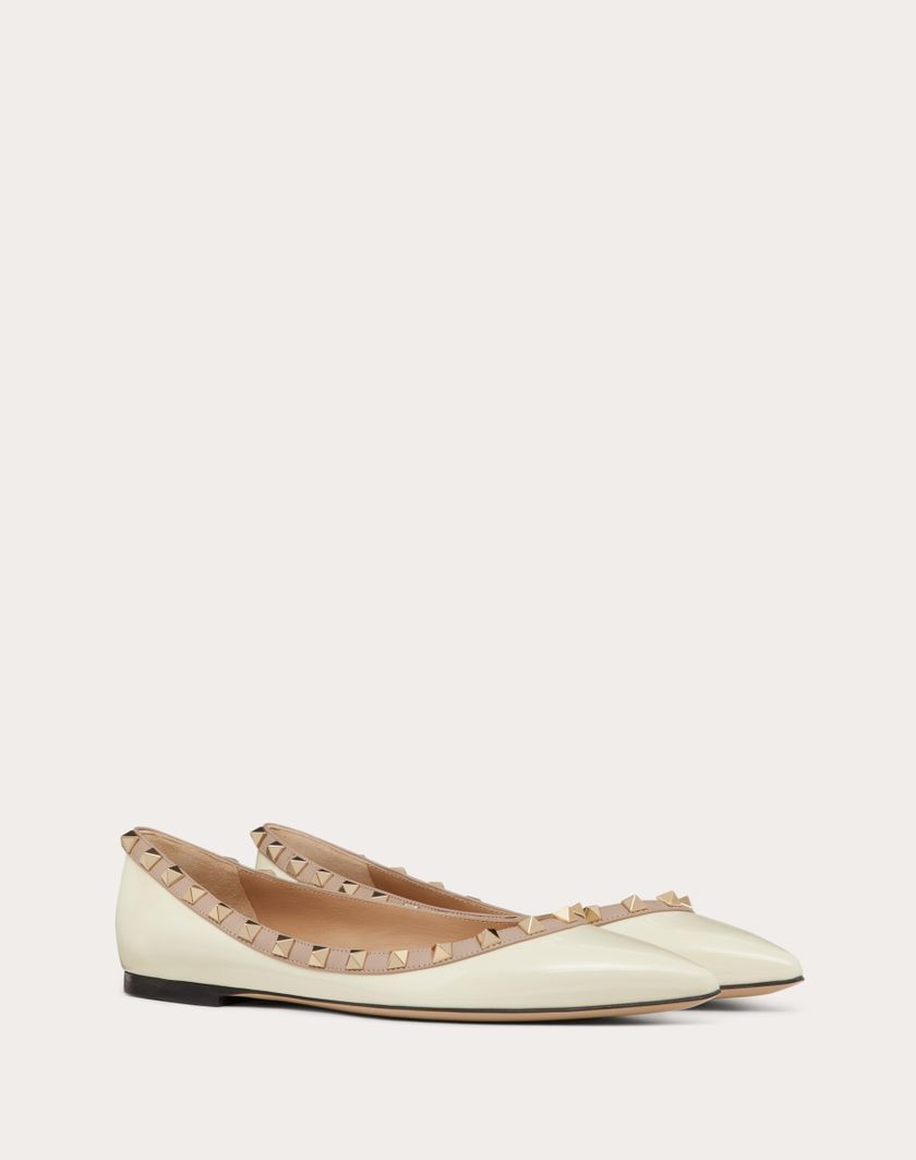 Valentino Handbags Ballerina Rockstud In Vernice per Donna in Avorio/poudre | Valentino IT ACQUISTA ORA