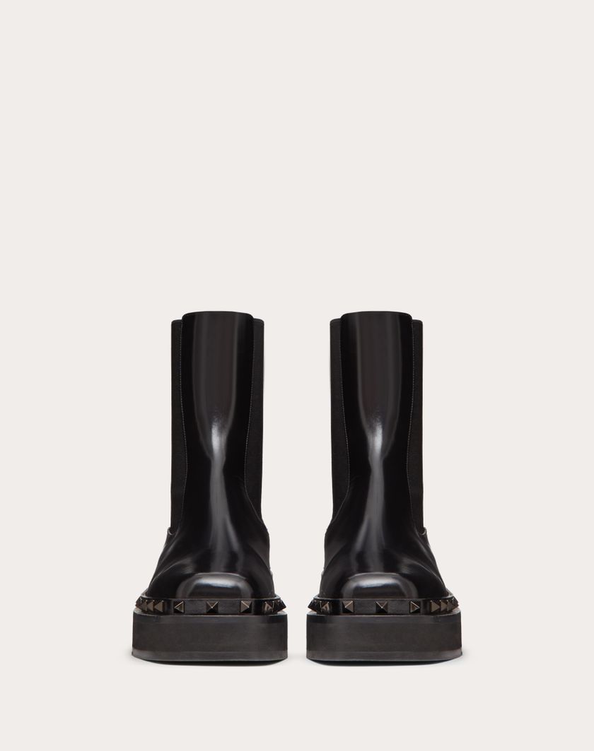 Valentino Handbags Beatle Rockstud M-way In Vitello E Borchie In Tono 50mm per Donna in Nero | Valentino IT Duty-free