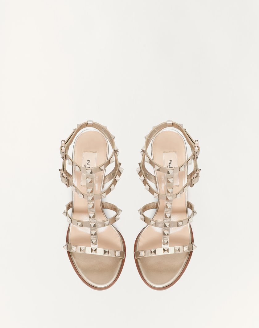 Valentino Handbags Sandalo Rockstud In Vitello Metallizzato Con Cinturini 90mm per Donna in Skin | Valentino IT Pezzi Unici