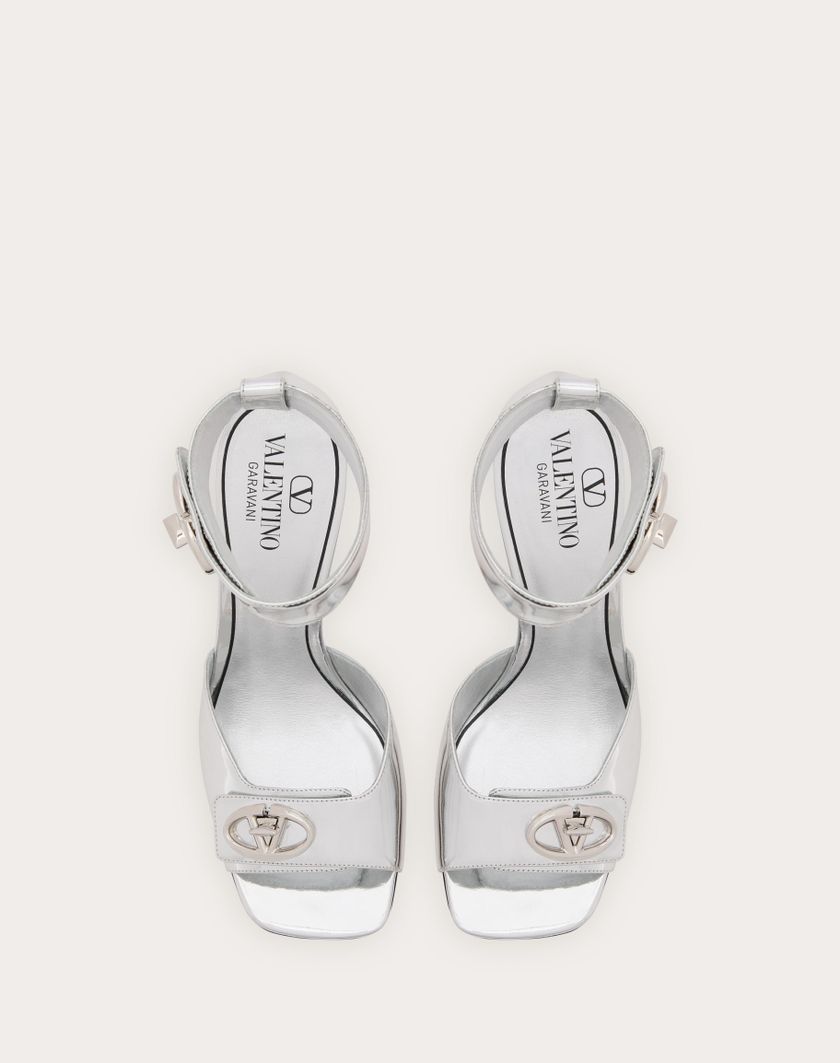 Valentino Handbags Sandalo Vlogo Locker In Vitello Specchio 105mm per Donna in Argento | Valentino IT Presa