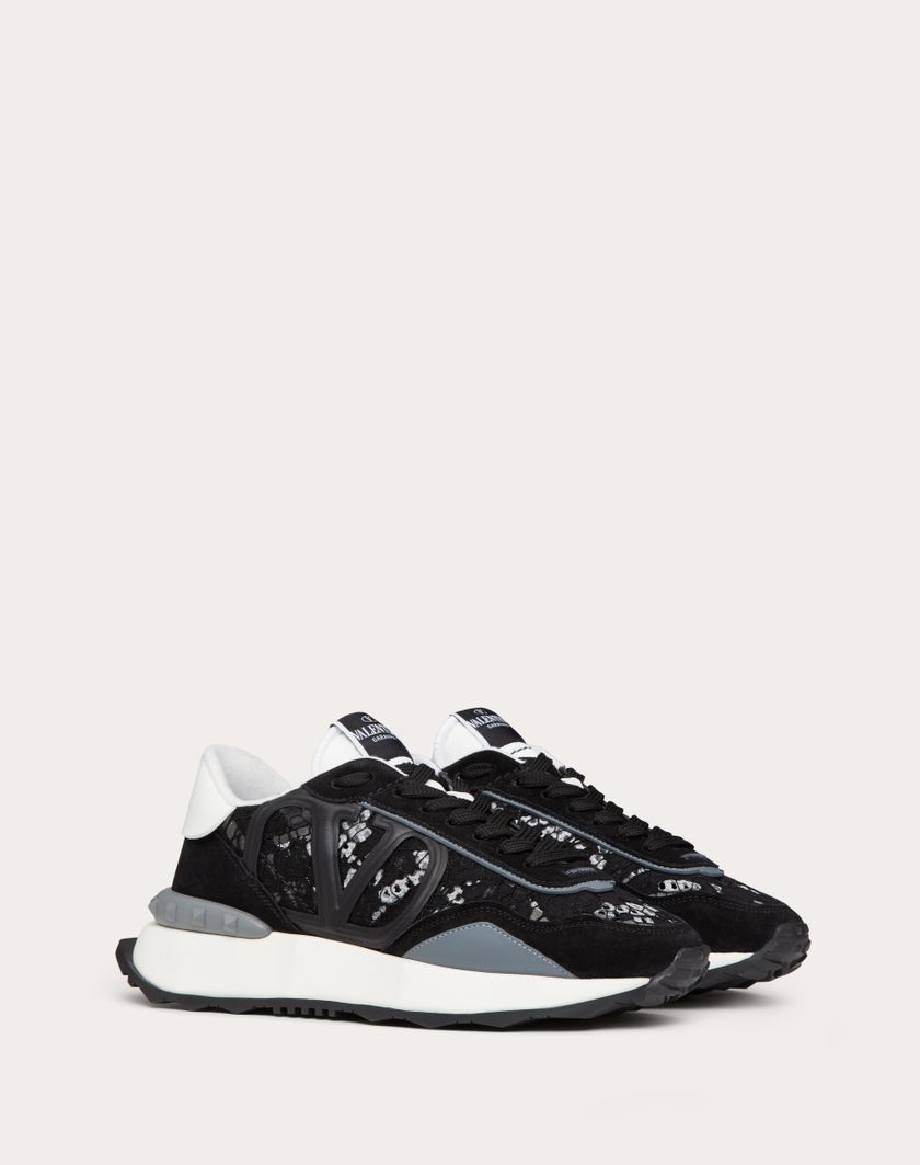 Valentino Handbags Sneaker Lacerunner In Pizzo E Mesh per Donna in Nero/pastel Grey/stone | Valentino IT Vendite stagionali