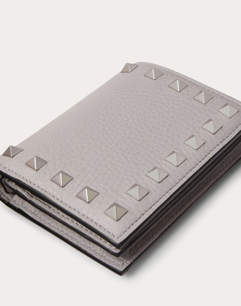 Valentino Handbags Portafoglio Piccolo Rockstud In Vitello Granato per Donna in Grigio | Valentino IT Nuovi prodotti