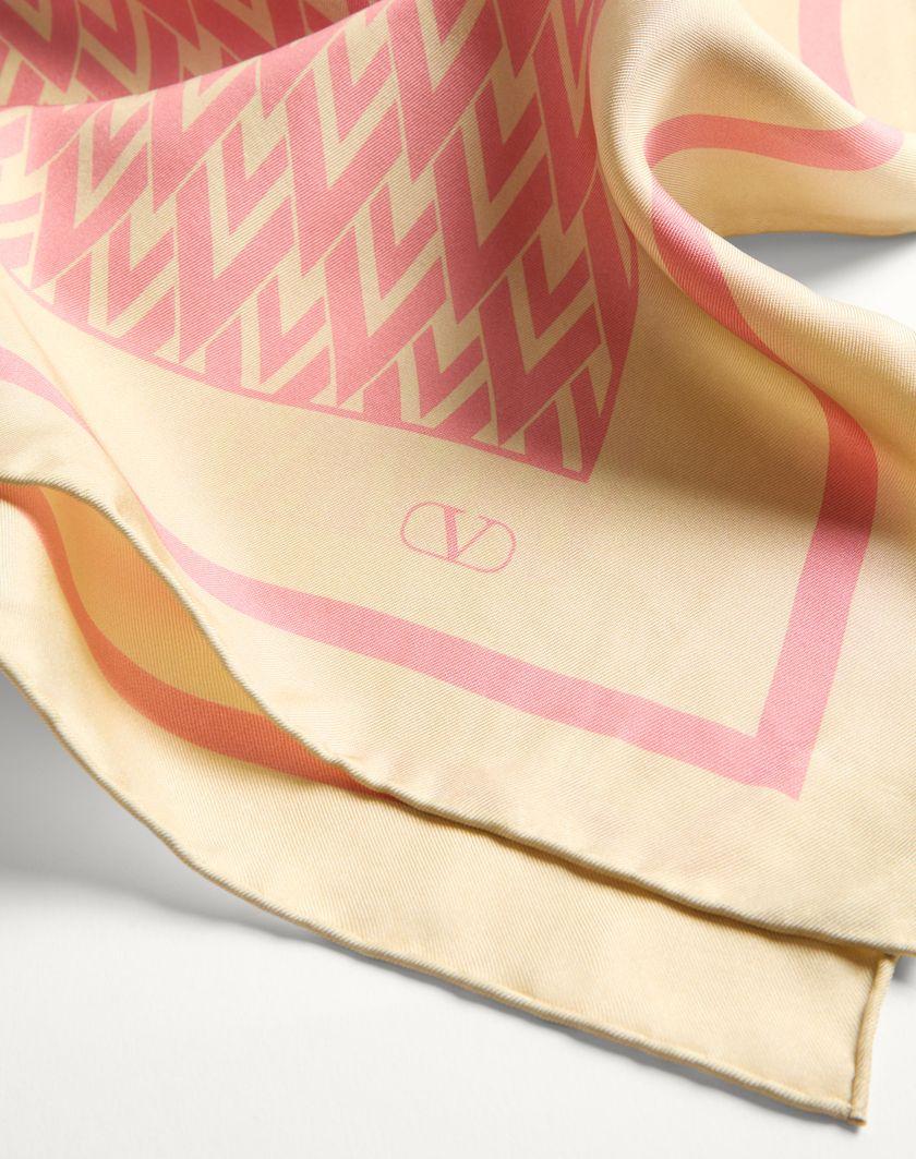 Valentino Handbags Foulard Toute La V In Seta per Donna in Crema/nero | Valentino IT Fino al 55% di sconto