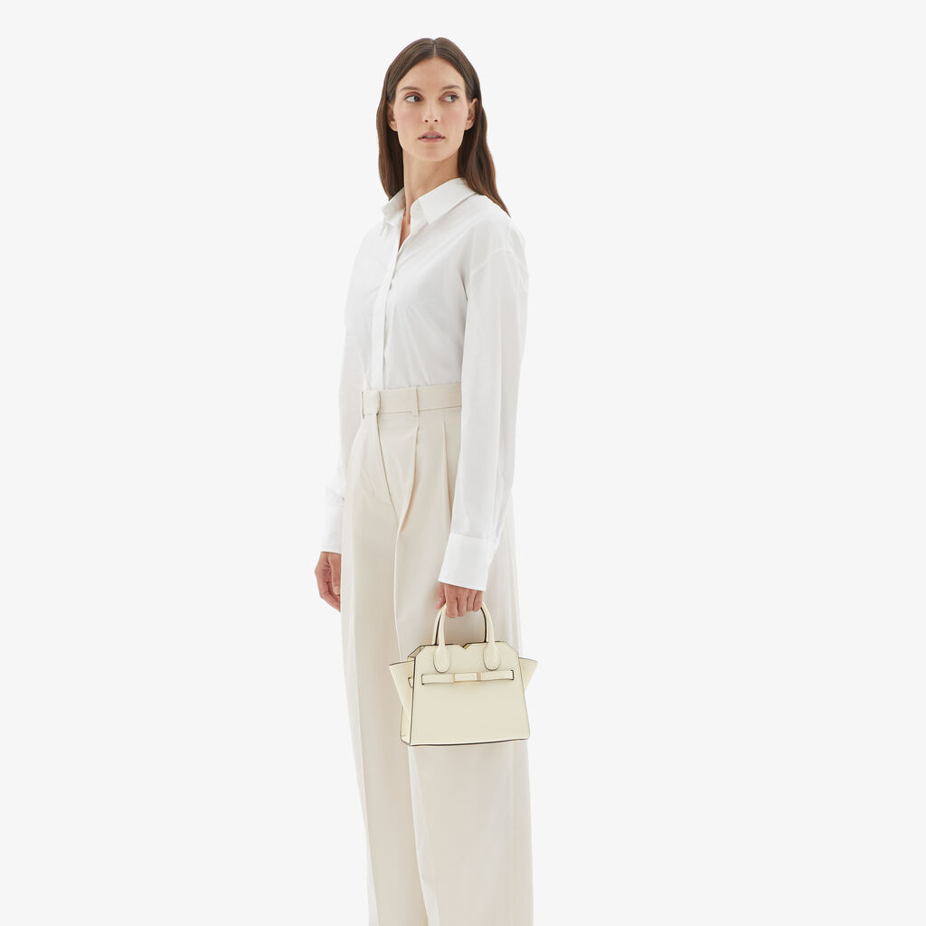 Valextra Borsa a Tracolla Milano Micro | Pelle di vitello Millepunte Soft | Bianco Pergamena | Valextra Moda