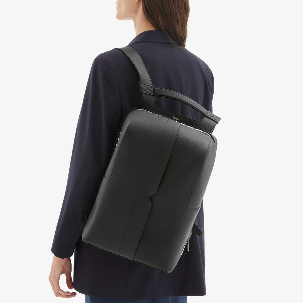 Valextra Zaino V-Line | Pelle di vitello Millepunte Soft | Nero | Valextra Vendita