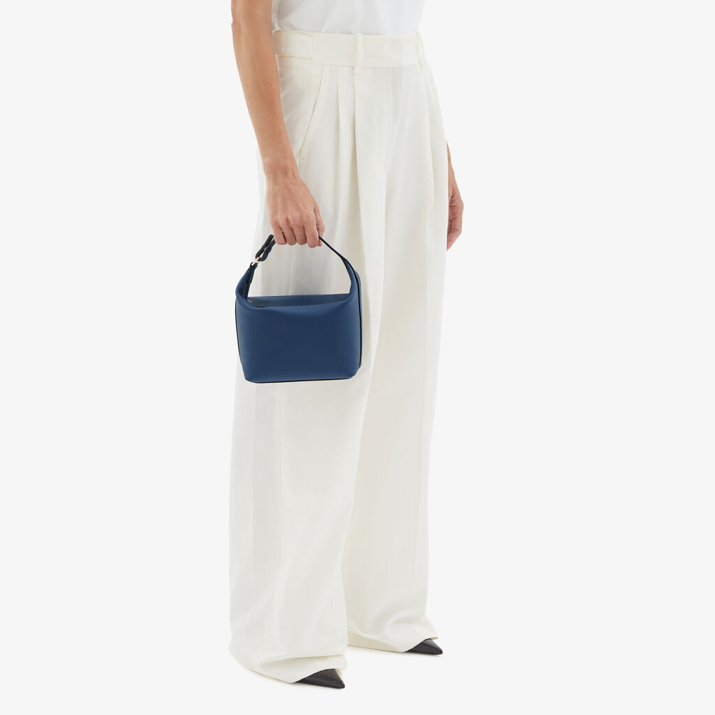 Valextra Portafoglio grande di Lusso in Pelle Blu Zaffiro | Valextra Online