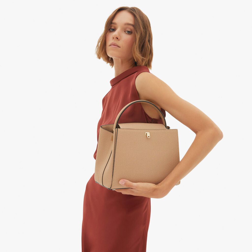 Valextra Borsetta a mano in Pelle Beige con tracolla | Valextra Brera Vendita Calda