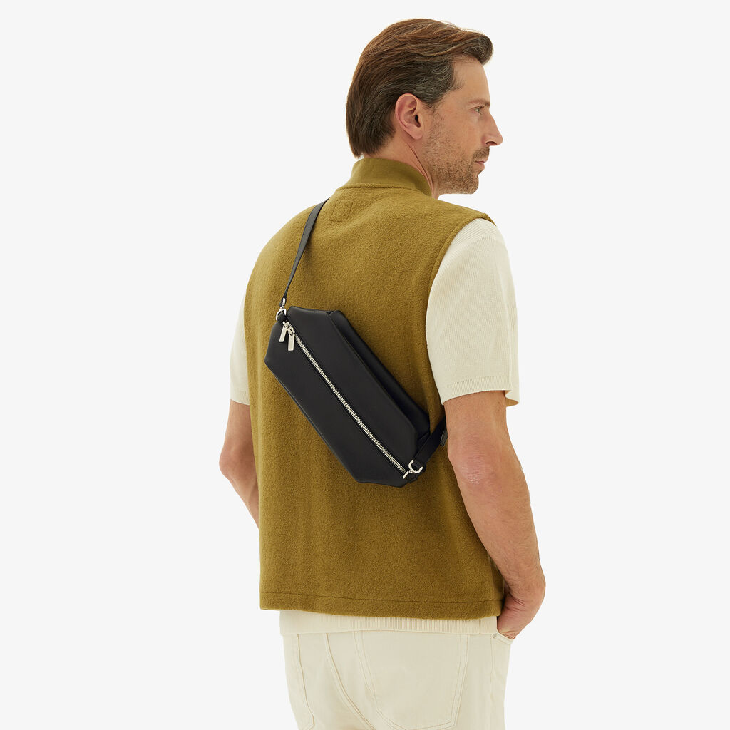 Valextra Borsa a tracolla da Donna Media in Pelle Nera | Valextra Moda