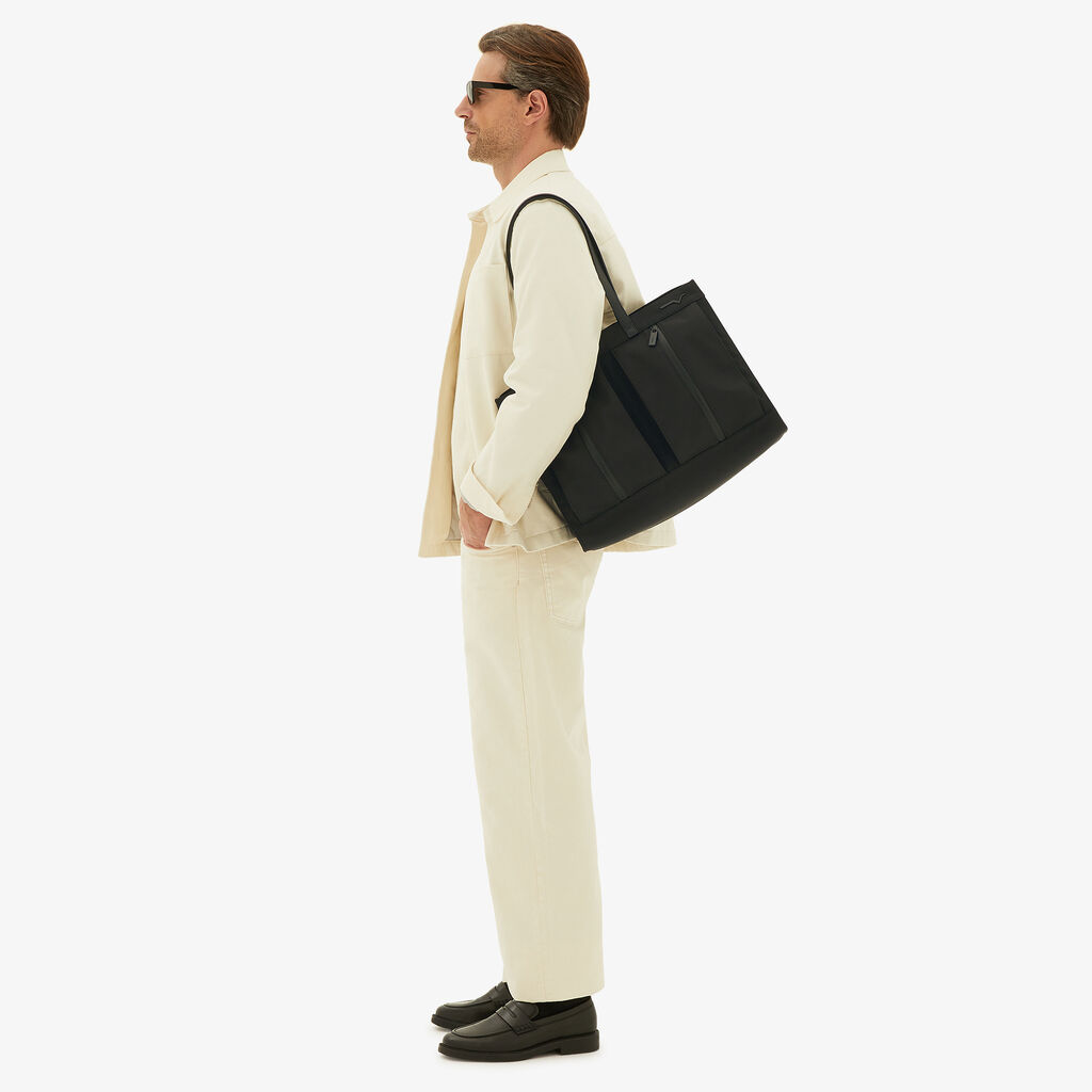 Valextra Borsa shopping in Nylon rigenerato e Pelle Nera | Valextra Nuovo
