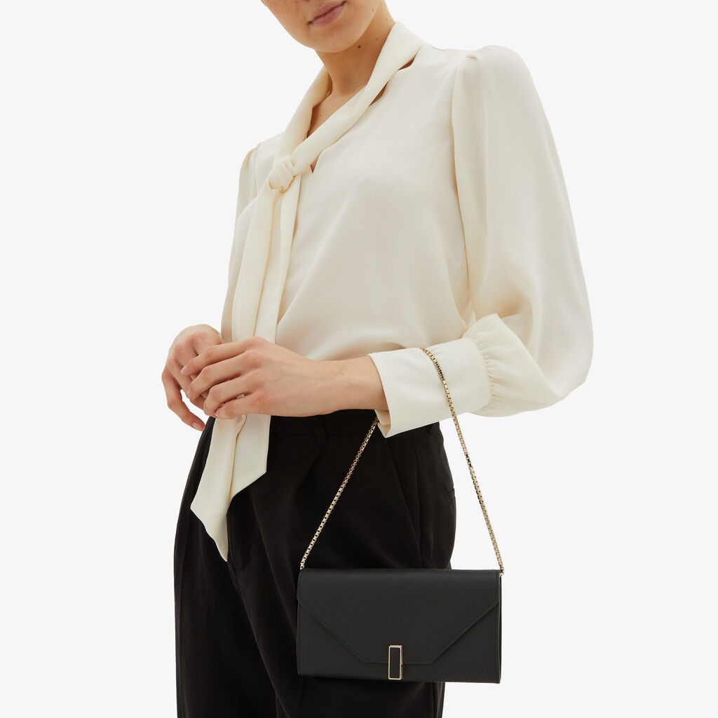 Valextra Portafoglio grande con catena tracolla in Pelle Nera | Valextra Iside Cyber Monday