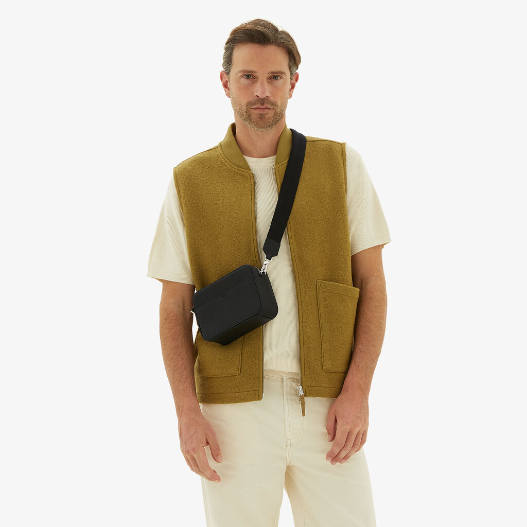 Valextra Borsa a tracolla da Uomo di Lusso Pelle Nera | Valextra V-Line Negozi Online